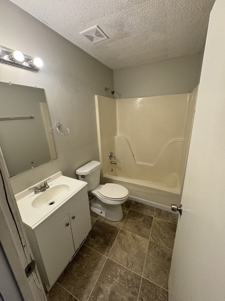 Building Photo - 179 Ingle Dr