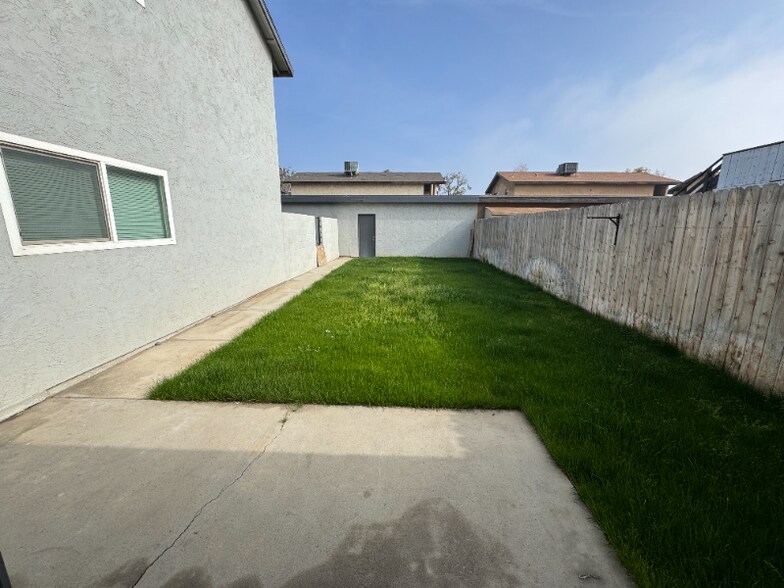 Building Photo - 1012 Valhalla Dr