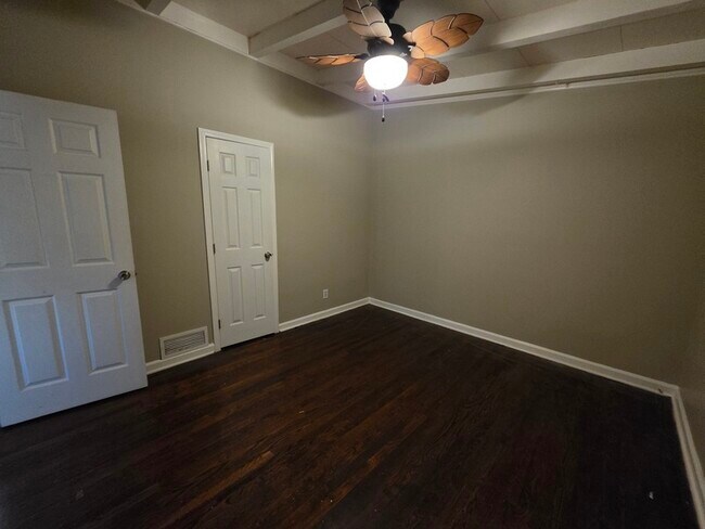 Building Photo - 3659 Ashwood Dr SE