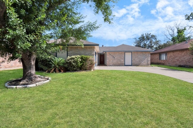 Building Photo - 13406 Splintered Oak Dr