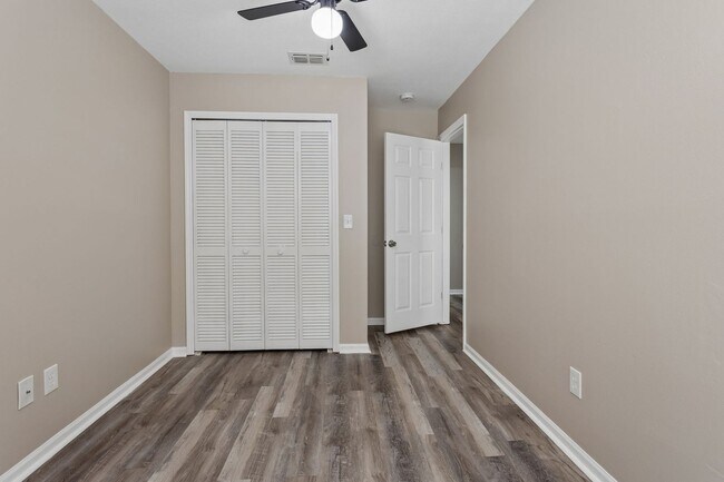 Building Photo - 477 Green Spring Cir