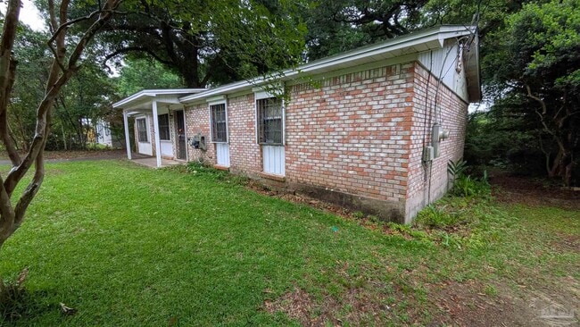Building Photo - 5761 Scotland Rd
