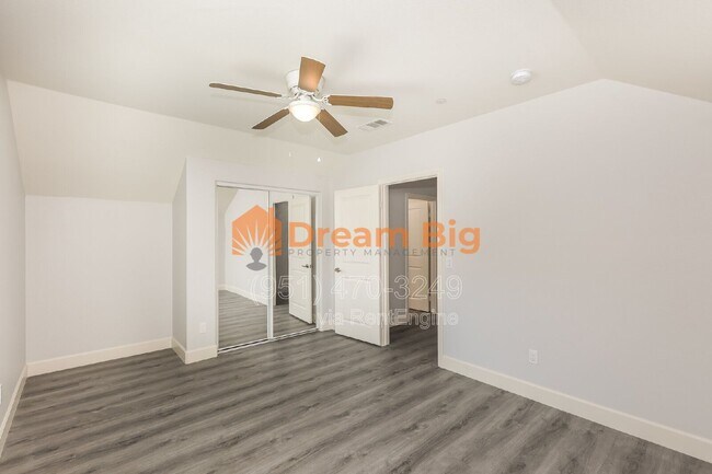 Building Photo - 5167 Peony Ct
