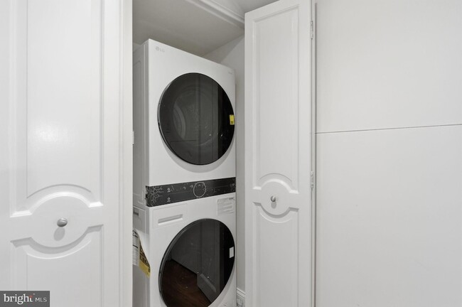 Building Photo - 3308 R St NW