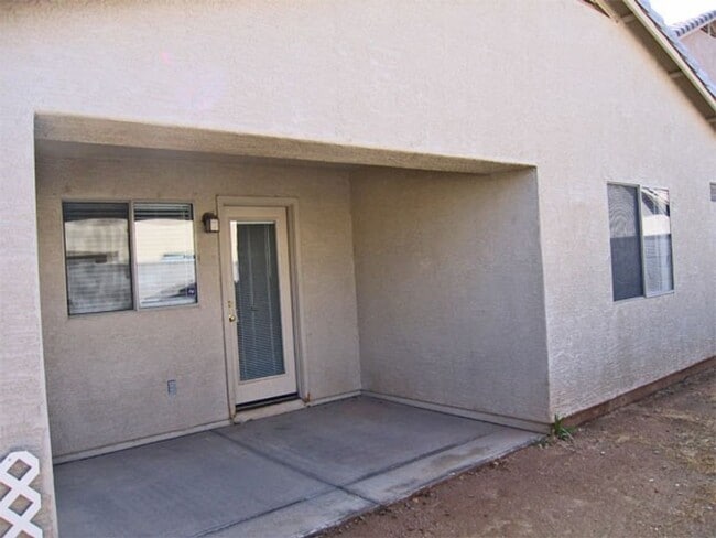 Building Photo - 3 Bedroom 2 bath single family home in CAM...