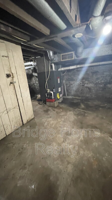 Building Photo - 447 Hays Ave