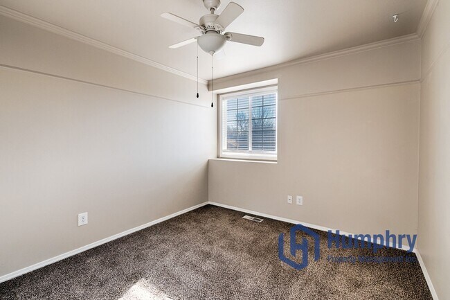 Building Photo - Beautiful home located just minutes from Settler's Park!