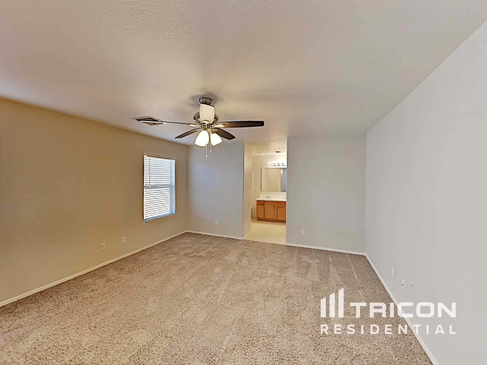 Building Photo - 1747 E Desert Rose Trail