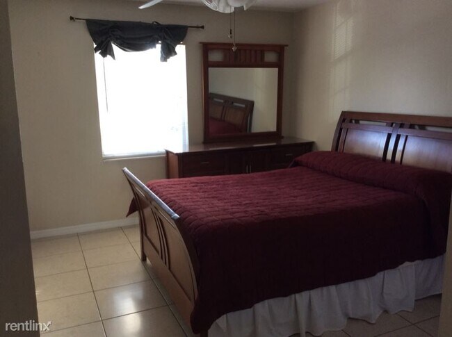 Building Photo - 1 br, 1 bath Condo - 160 Lewfield Cir