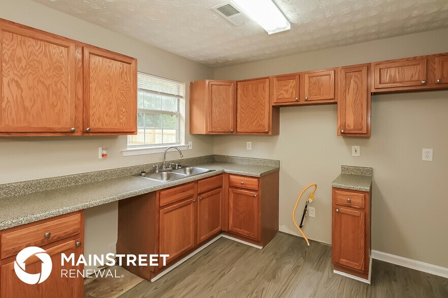 Building Photo - 265 Vaness Dr