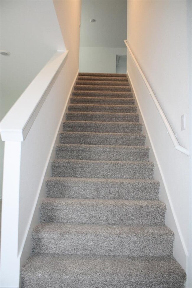 Building Photo - 10109 Curb Strap Dr