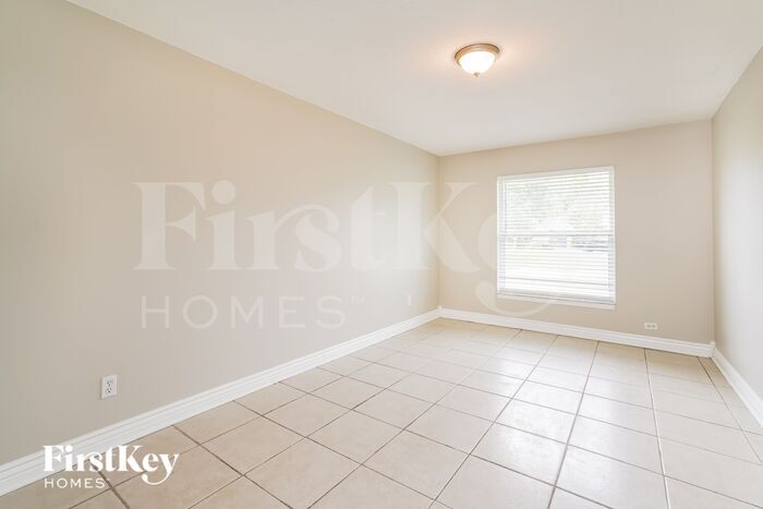 Building Photo - 2090 Raymond Dr