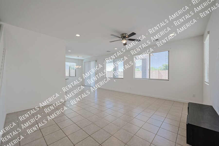Building Photo - 6038 W Hartford Ct