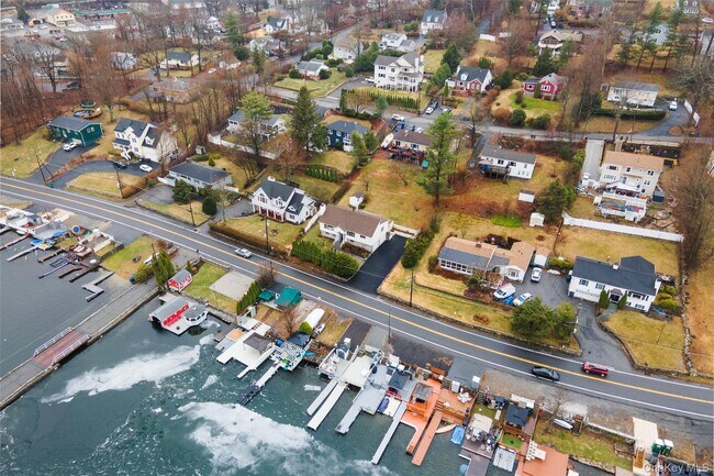 Building Photo - 850 S Lake Blvd