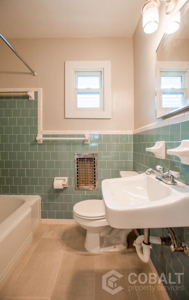 Building Photo - 773 Greenwood Ave NE