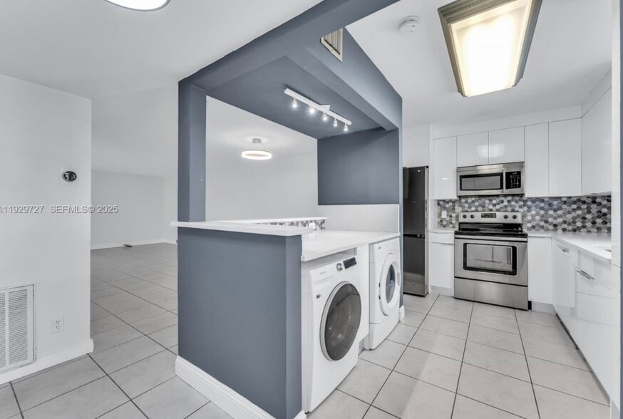 Building Photo - 2945 NW 68th St