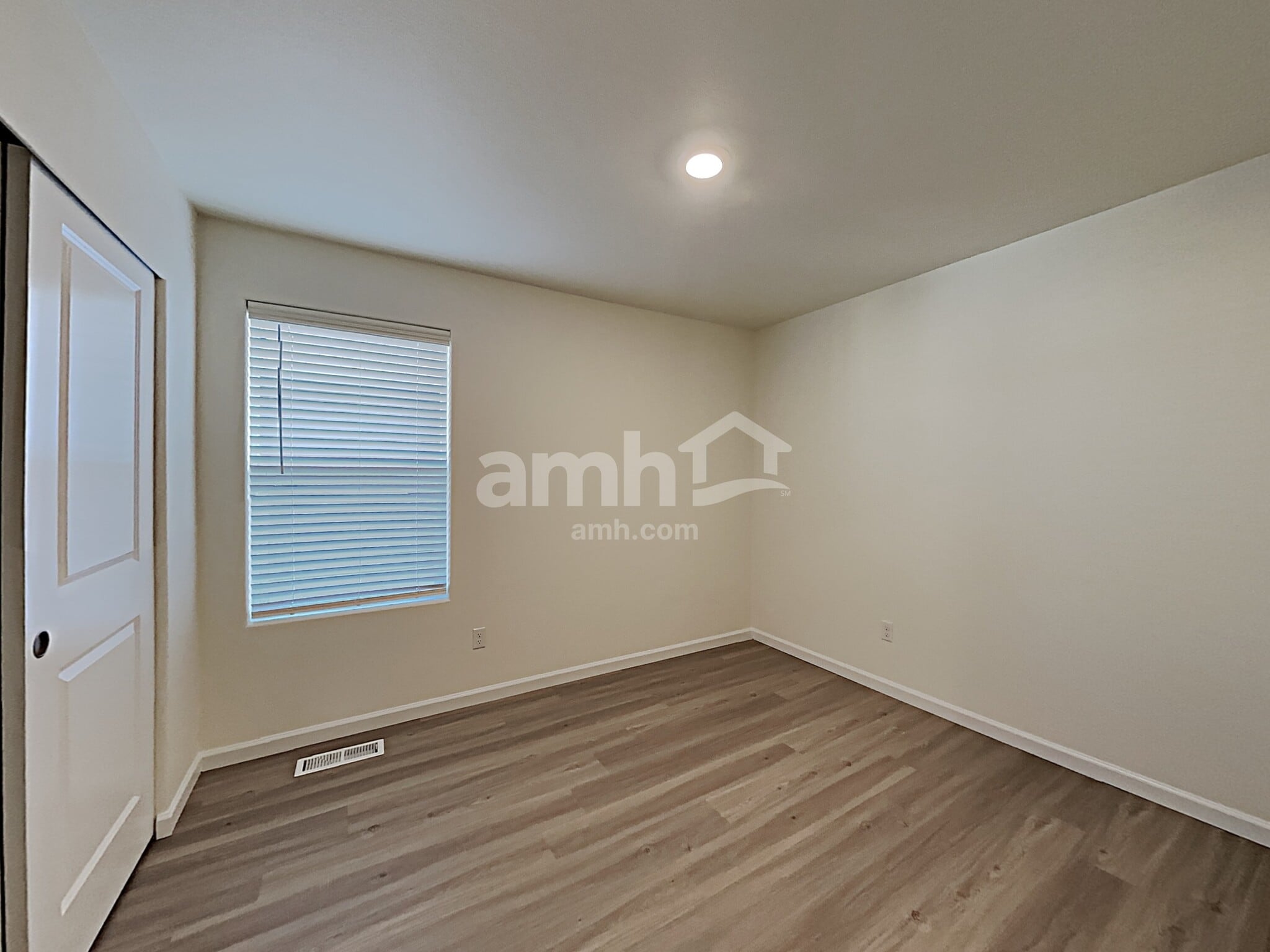 Building Photo - 1209 W 17th Ave