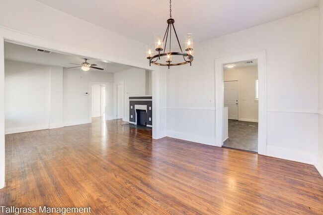 Building Photo - Charming 3/1 Near TU! Make this your new home!
