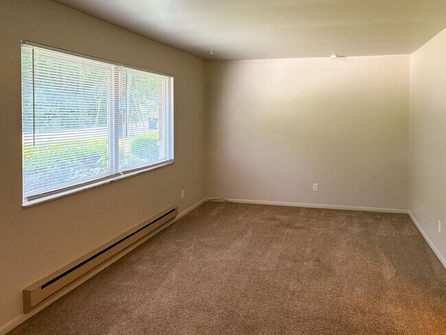 Building Photo - 2 bed / 1 bath duplex in country setting