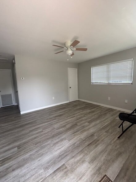 Building Photo - 9109 Bamboo Dr