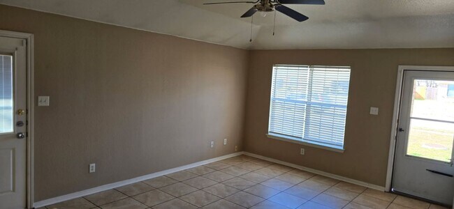 Building Photo - 3302 Alicante Ct