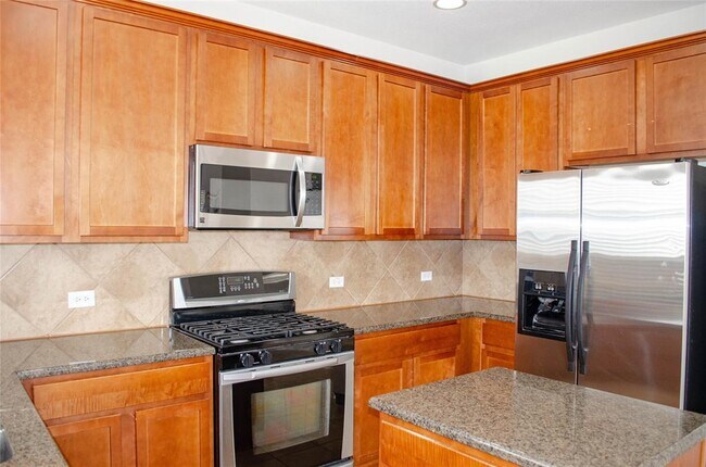 Building Photo - 14213 Willow Tank Dr