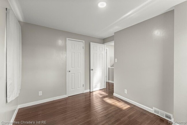 Building Photo - 10838 Nottingham Rd