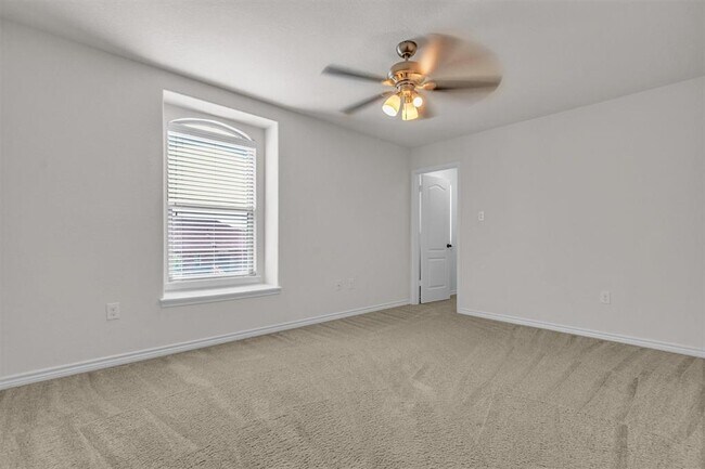 Building Photo - 3894 Bentwood Way