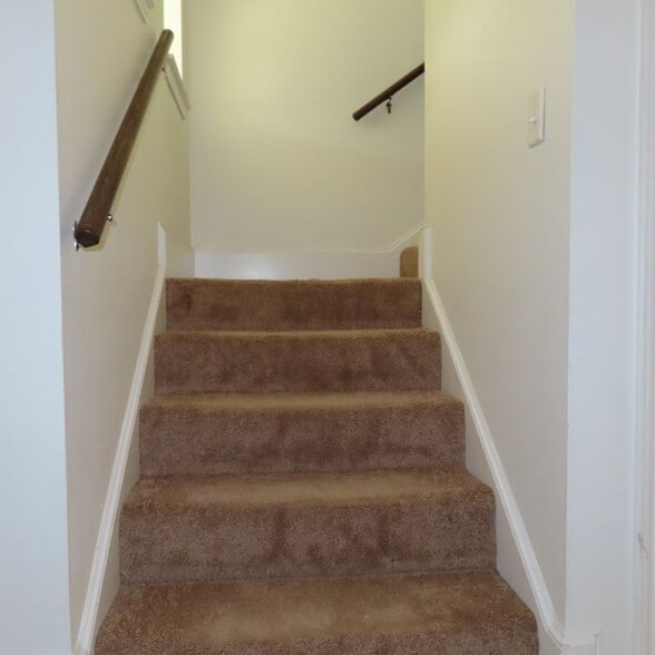 Building Photo - 4115 McFarland Dr