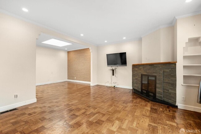 Building Photo - 112 Baden St