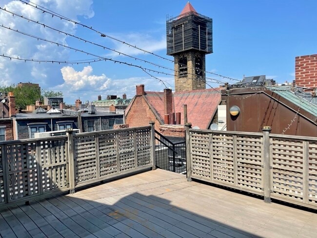 Building Photo - 123 Newbury St