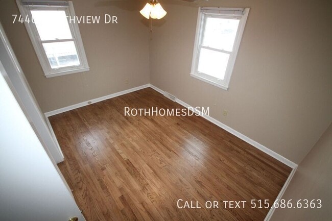 Building Photo - 7440 Southview Dr