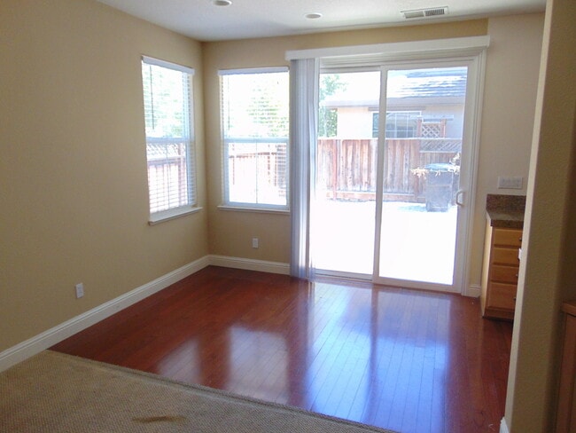 Building Photo - Beautiful 3 bed 2 Bath Home in Mountain House