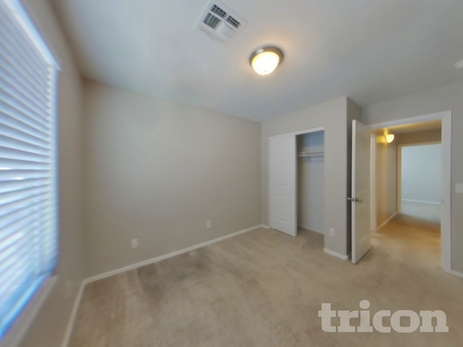 Building Photo - 1502 E Mayfield Dr