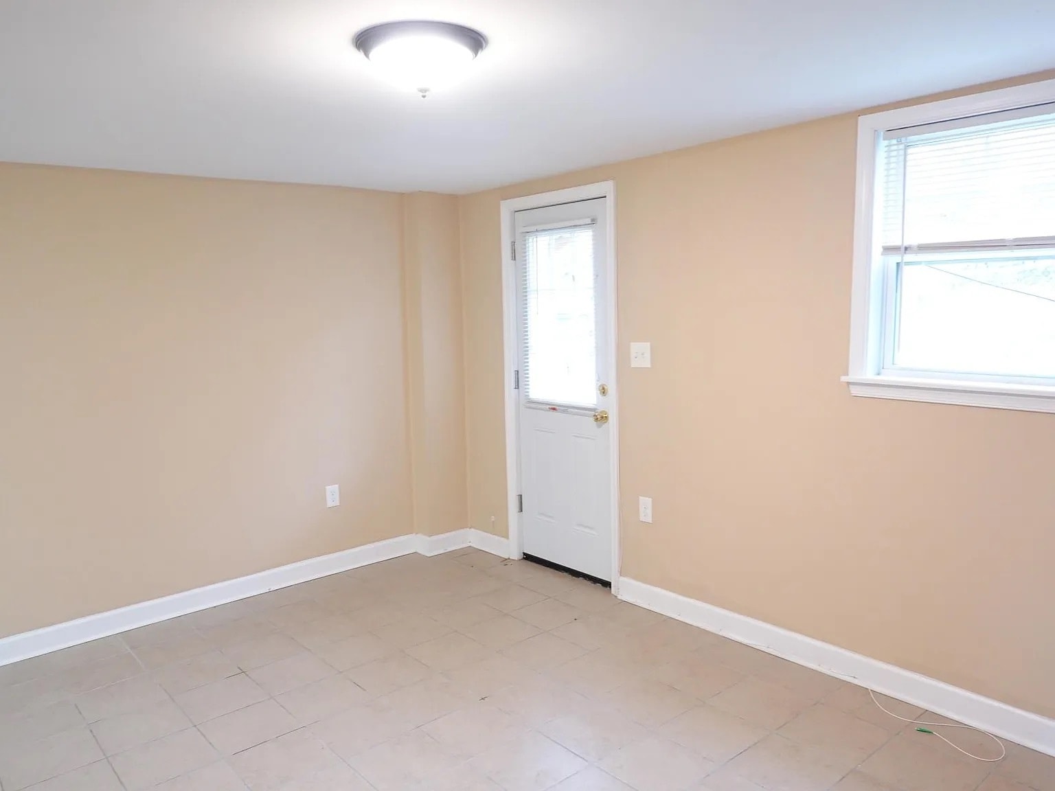 Building Photo - 910 Kennebec Ave