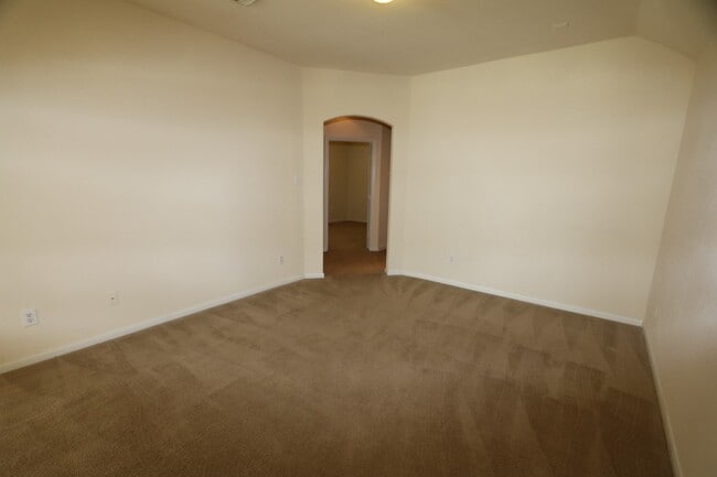 Building Photo - 7555 Autumn Sun Dr