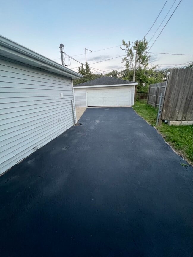 Building Photo - 26835 S Linden Ln