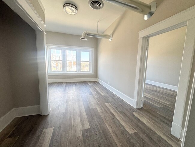 Building Photo - 212 N M.L.K. junior Dr