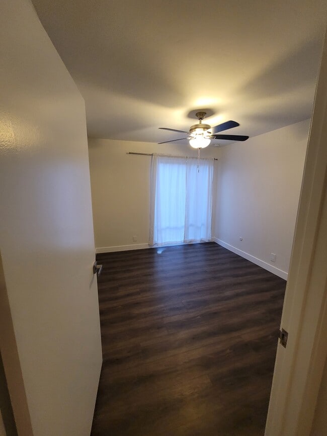 Building Photo - 745 E Bradley Ave