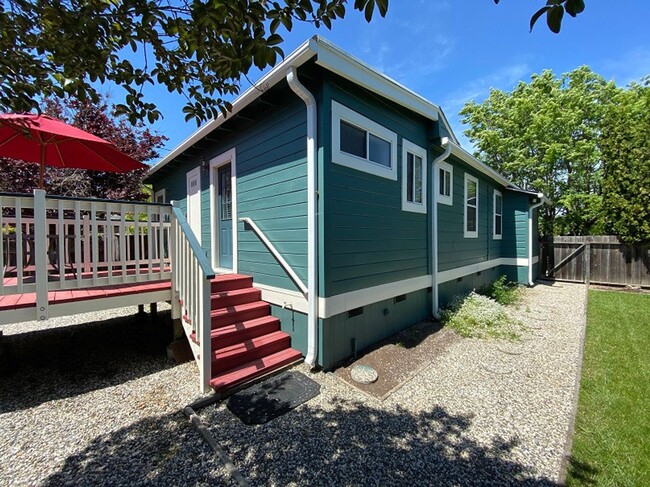 Building Photo - Charming Two Bedroom Napa Home for Rent – ...
