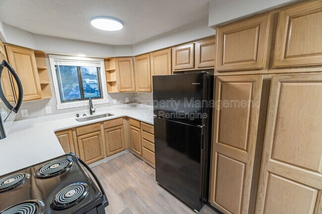 Building Photo - 508 E Rich Ave