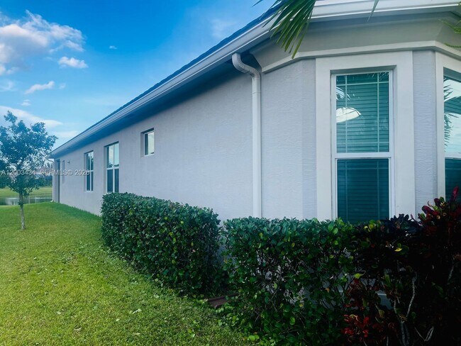 Building Photo - 16053 Rain Lilly Way