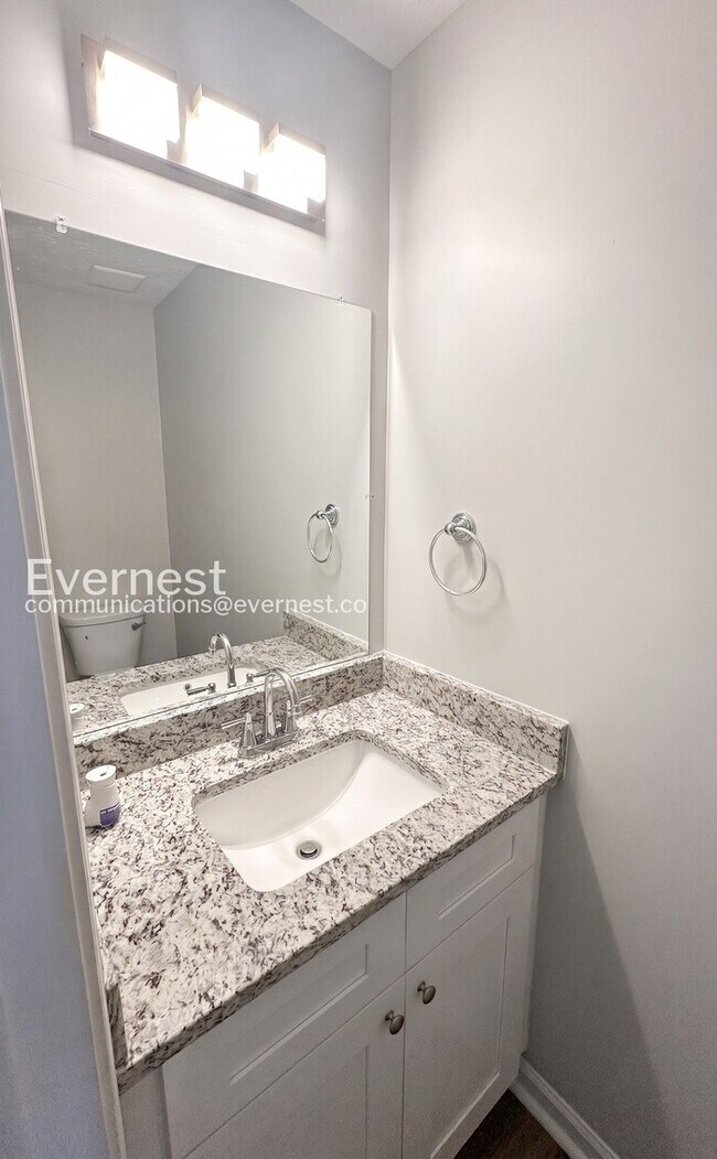 Building Photo - 459 Sawtooth Ln