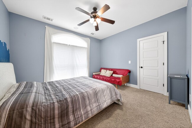 Building Photo - 9027 Cimarron Ct