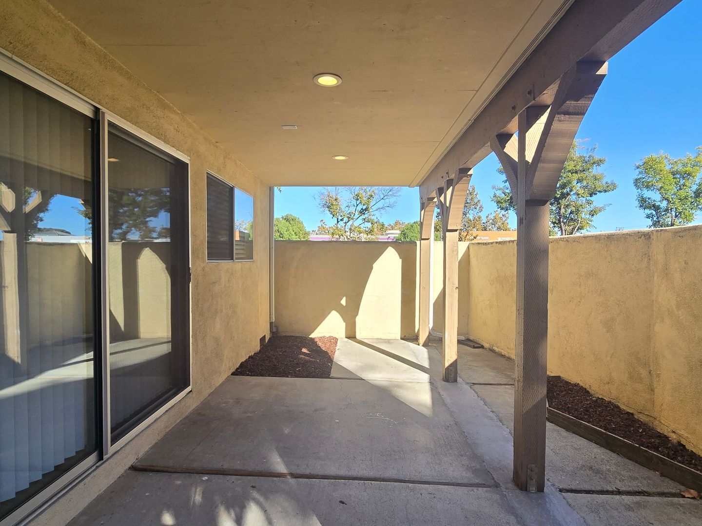 Building Photo - 1643 Maurice Ln