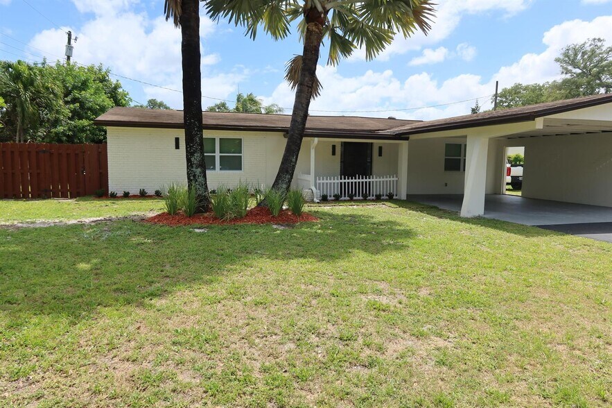 Building Photo - 2630 SW 49th Ct