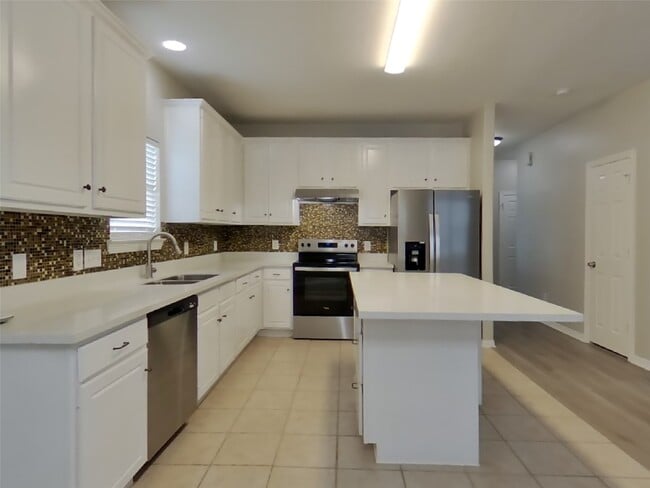 Building Photo - 21214 Peachvine Ln