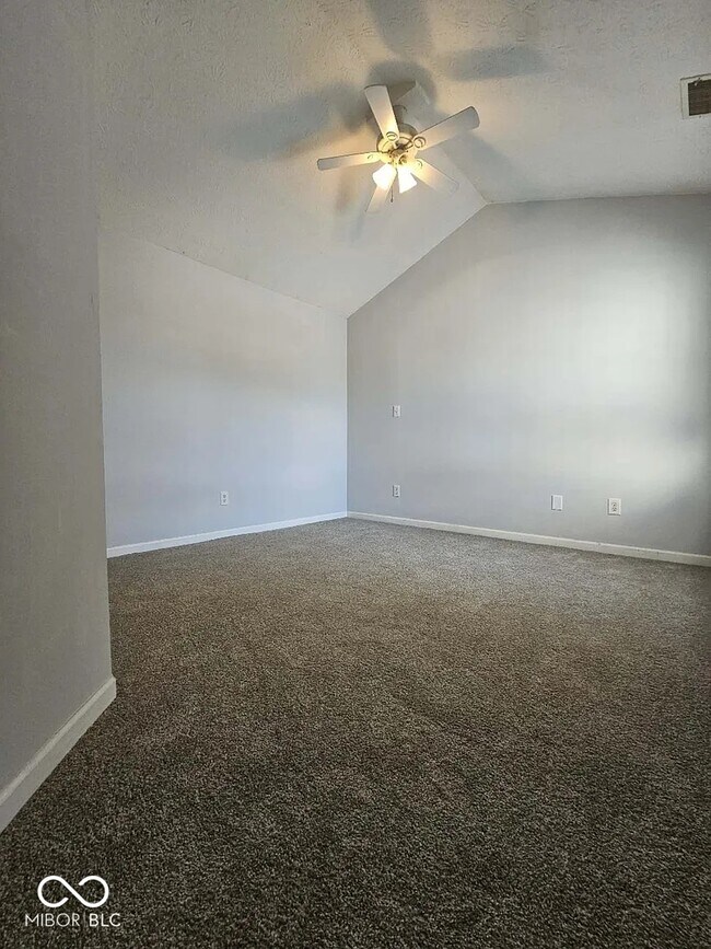 Building Photo - 5757 Spruce Knoll Ct