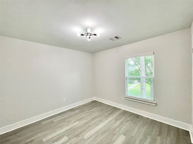 Building Photo - 20919 Hall Colony Ct