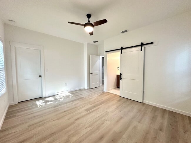 Building Photo - Gorgeous New Home! Close to Historic District and Beach